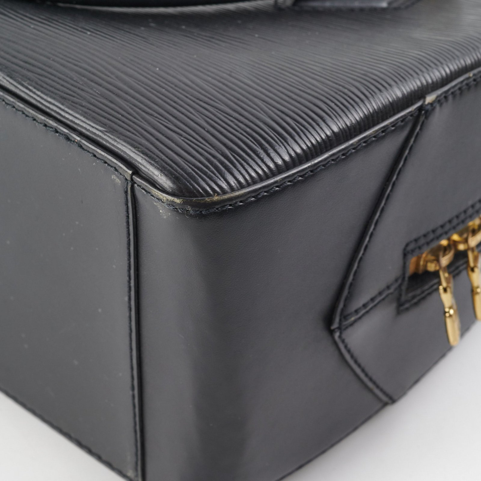 Louis Vuitton Sablons Bag Back | AlmaBagz - Image 13