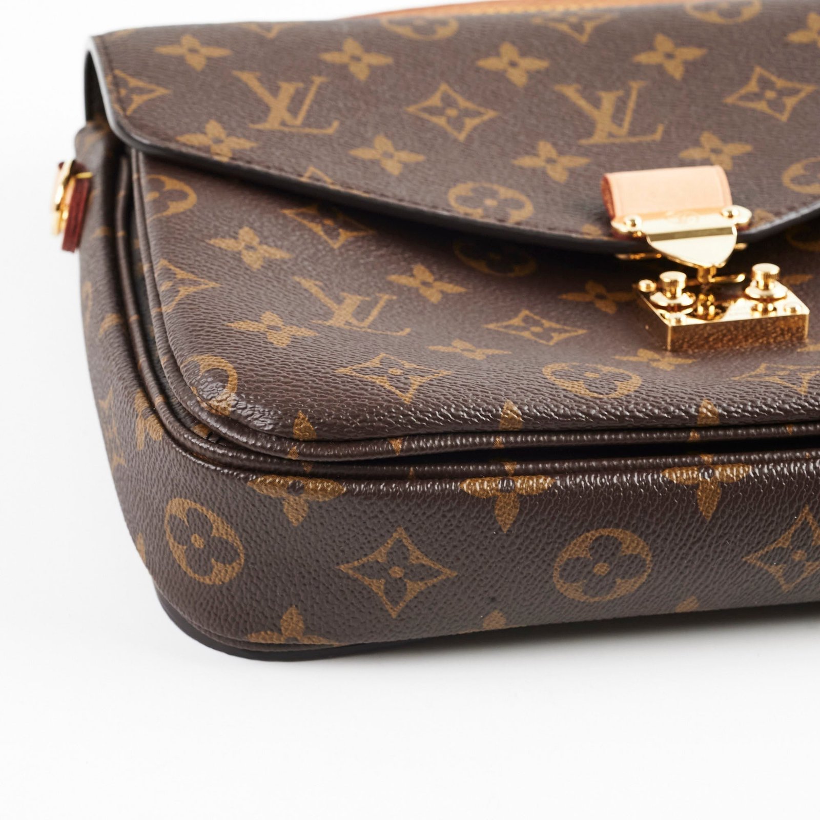 Louis Vuitton Pochette Metis Monogram 2020 | AlmaBagz - Image 9