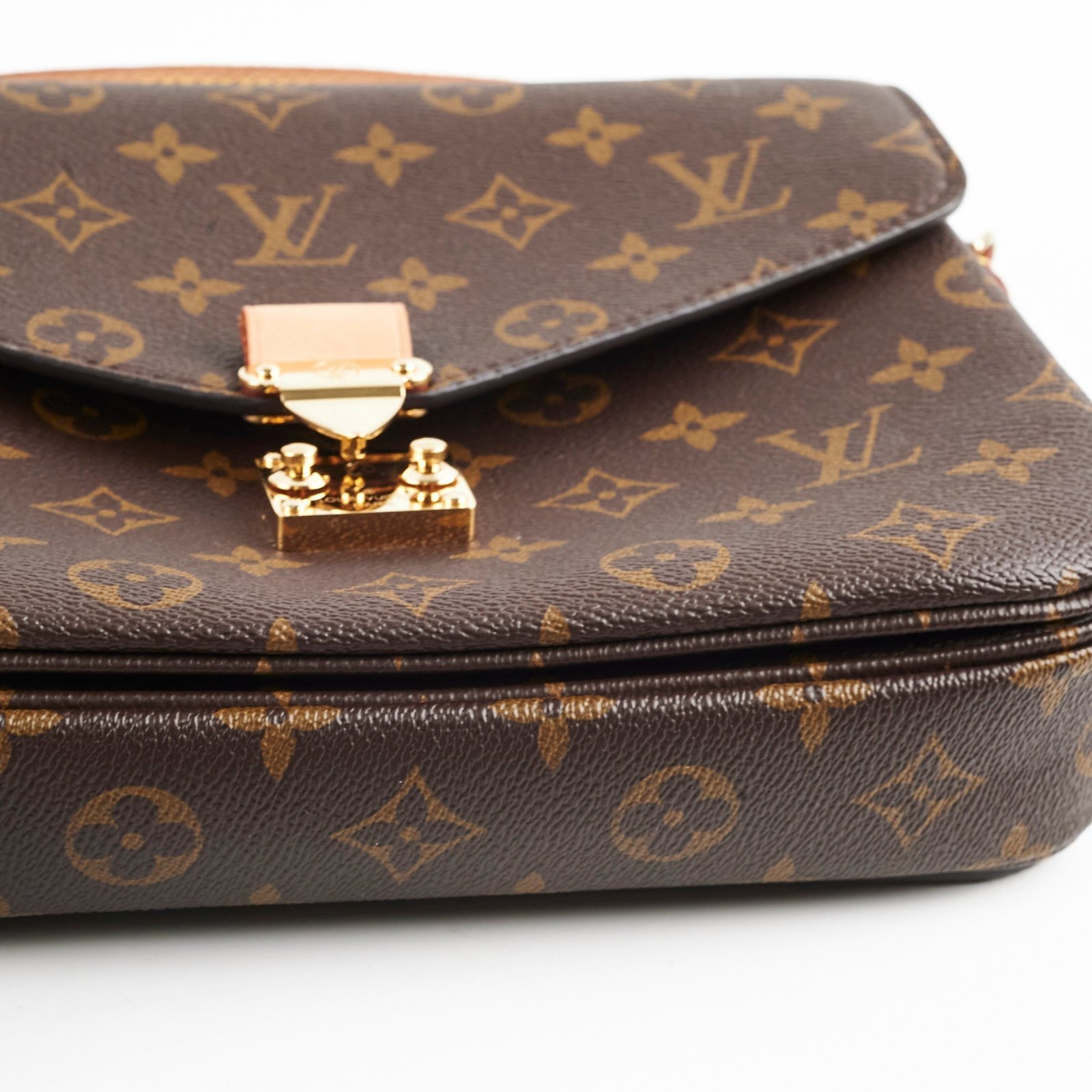 Louis Vuitton Pochette Metis Monogram 2020 | AlmaBagz - Image 8
