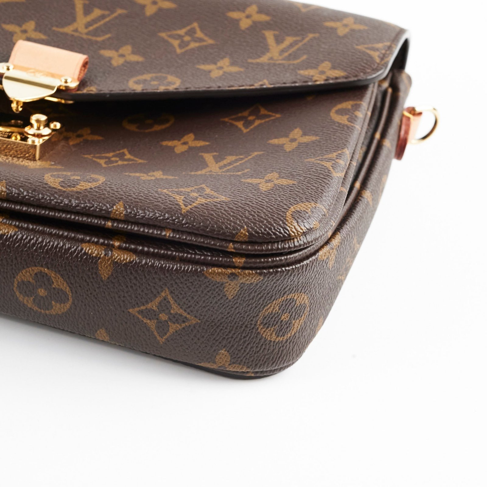 Louis Vuitton Pochette Metis Monogram 2020 | AlmaBagz - Image 7