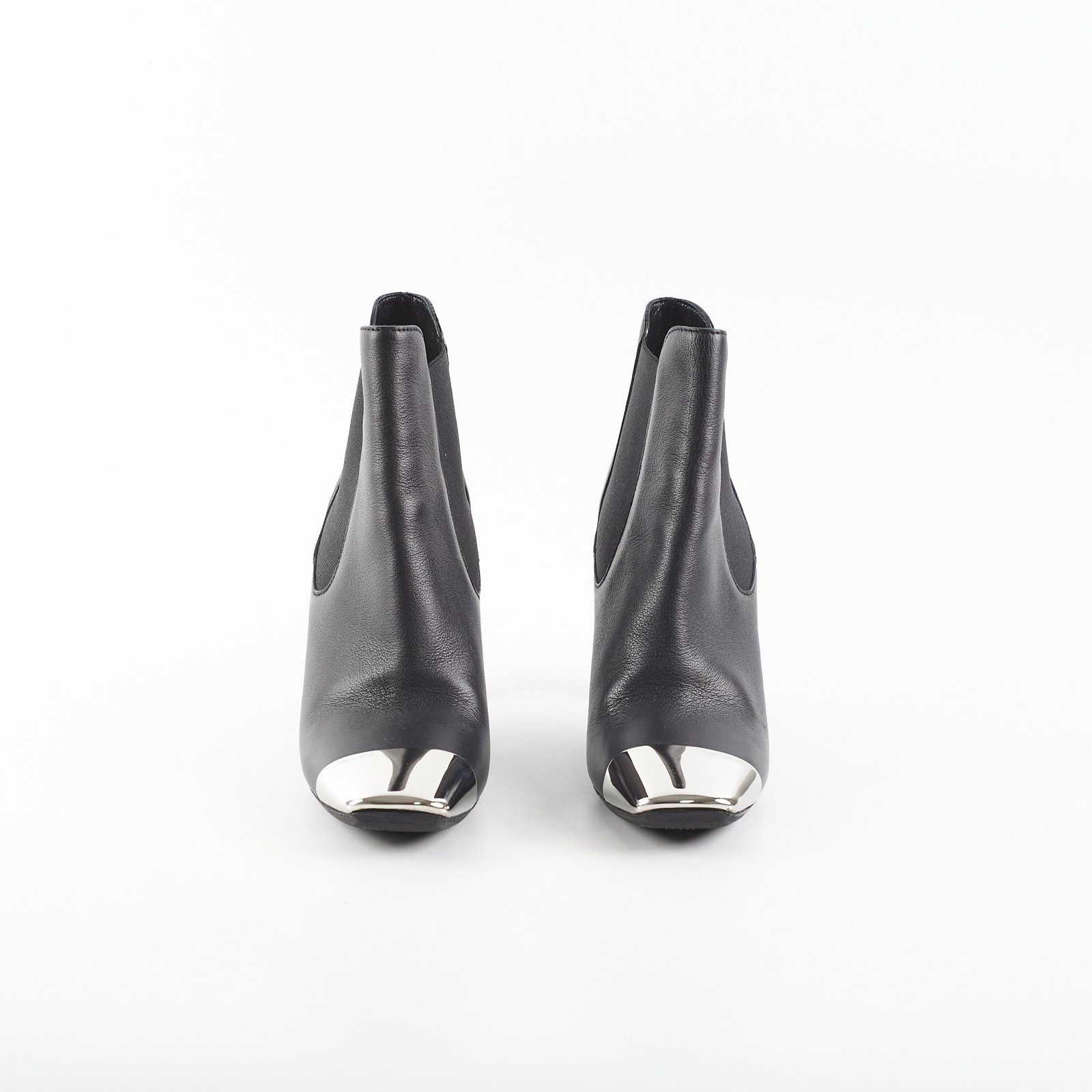 Louis Vuitton Black Heel Boots Size 37 | AlmaBagz