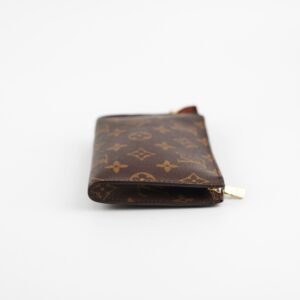 Louis Vuitton monogram Pouch | AlmaBagz