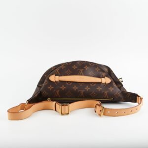 Louis Vuitton Bum bag MM Monogram | AlmaBagz