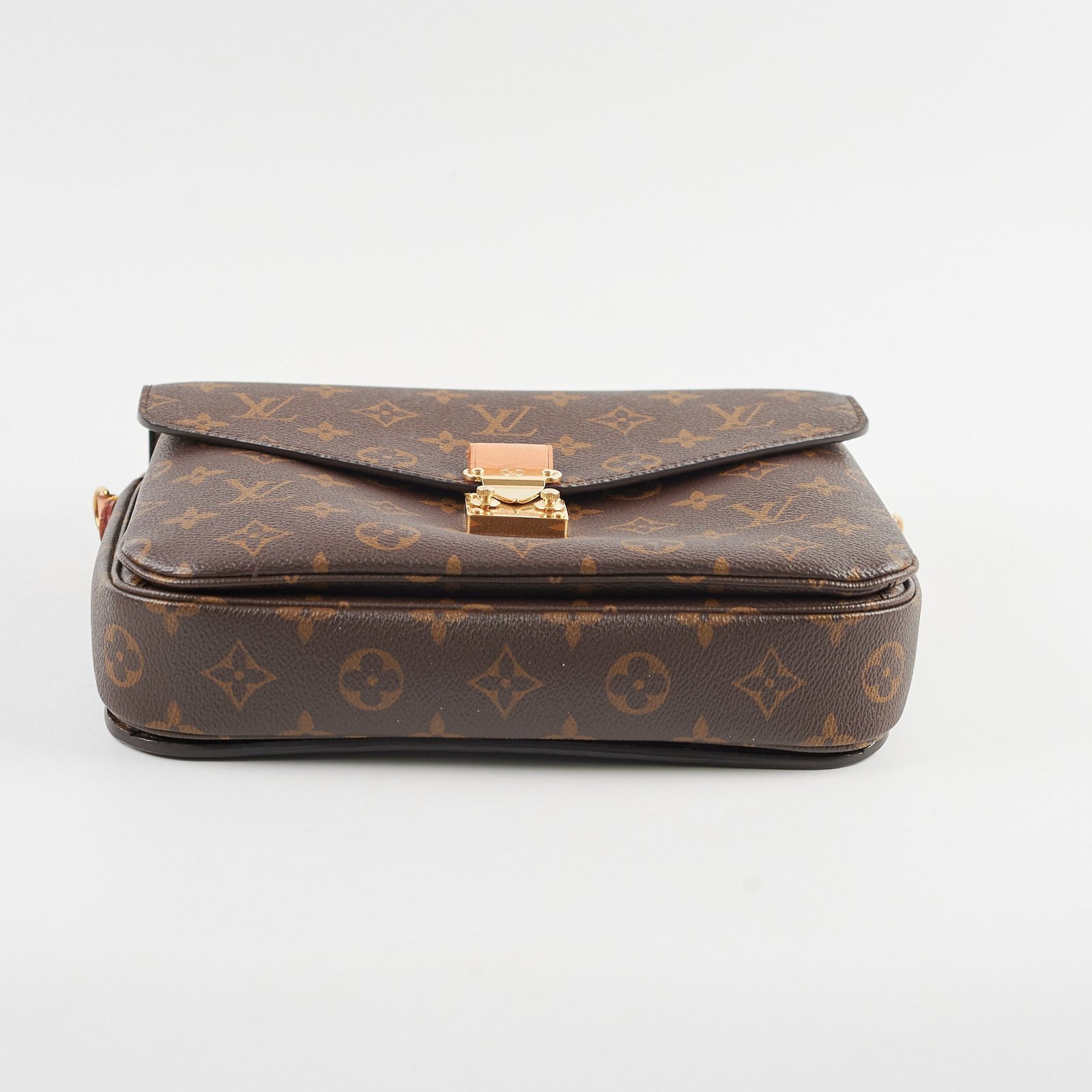 Louis Vuitton Pochette Metis Monogram | AlmaBagz - Image 3