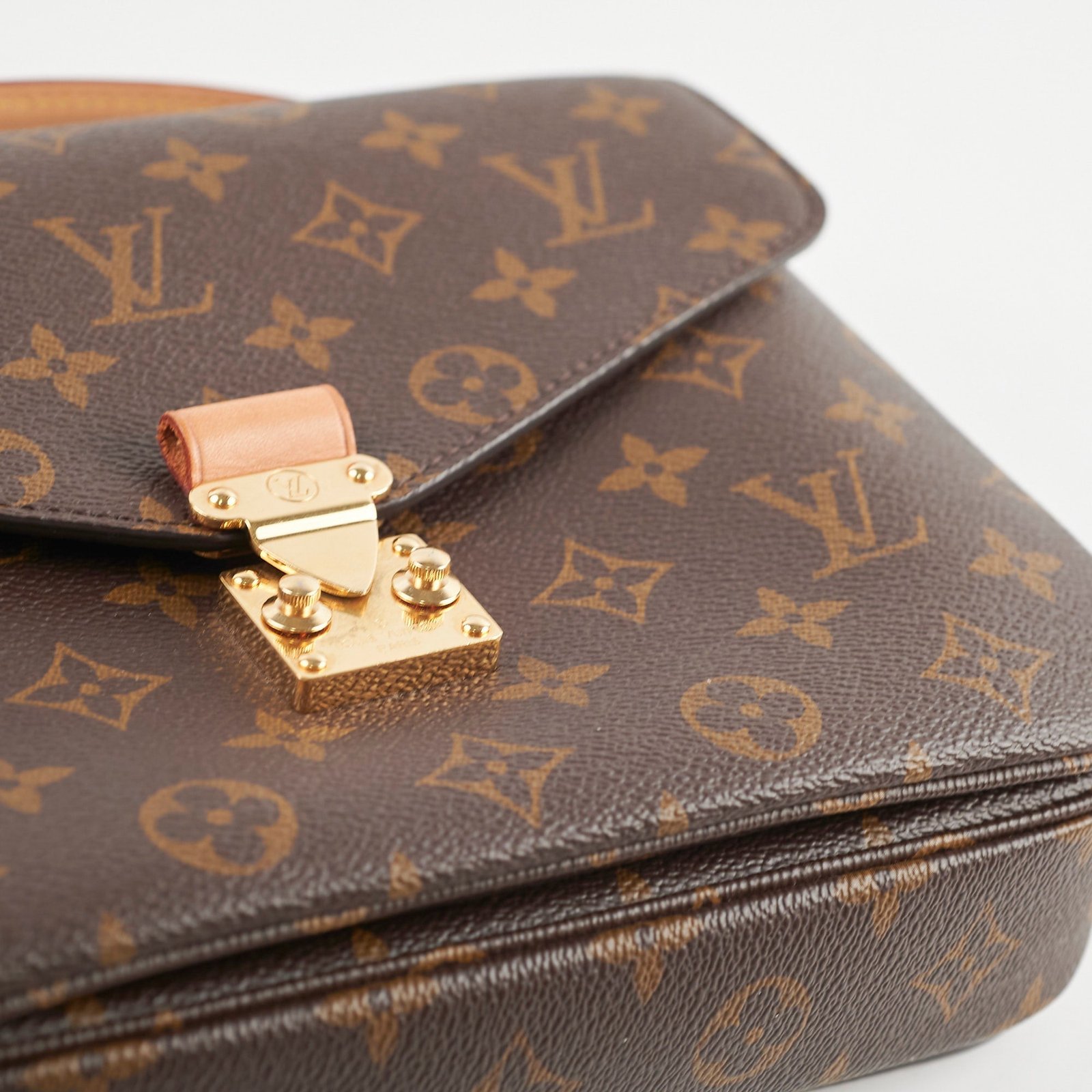 Louis Vuitton Pochette Metis Monogram | AlmaBagz - Image 9