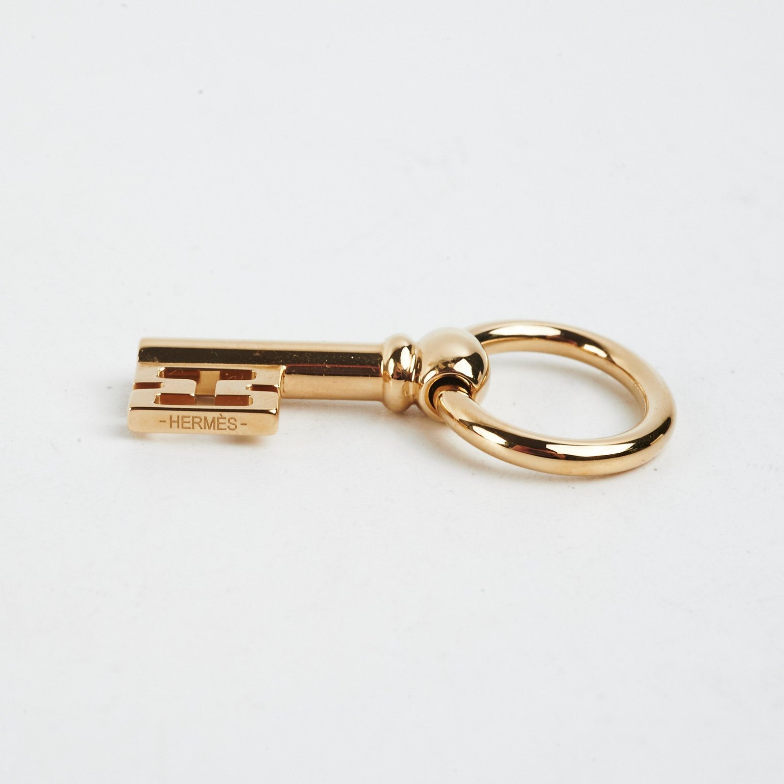 Hermes Key Scarf Ring Gold | AlmaBagz - Image 3