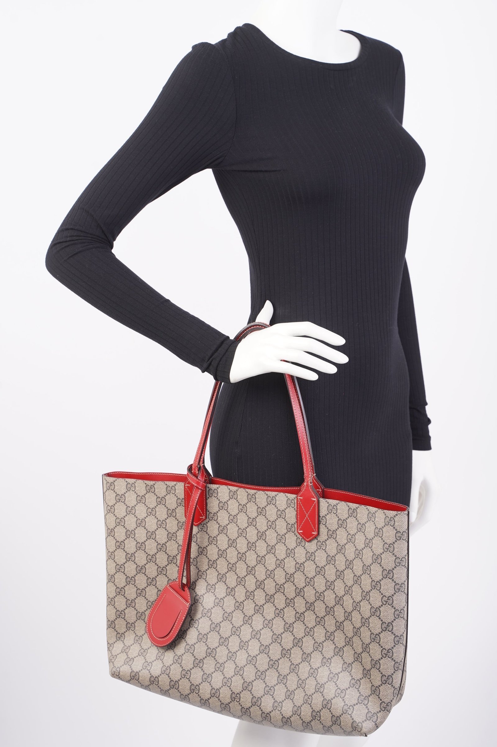 Gucci Reversible Supreme GG Tote Beige / Red | AlmaBagz