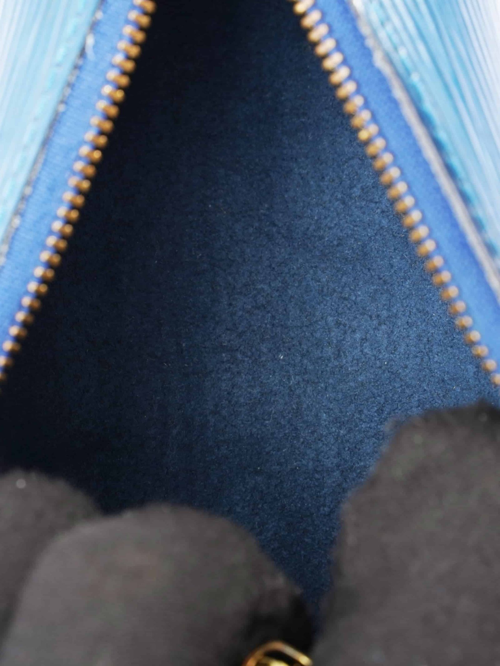 Louis Vuitton Soufflot Blue Epi Leather | AlmaBagz - Image 7