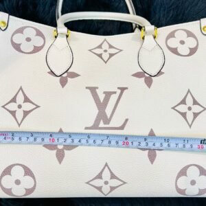 Louis Vuitton On The Go – AAA Quality, Official Model (White/Grey) | AlmaBagz