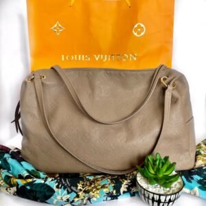 Handbag Designer By Louis Vuitton  Size: Large | AlmaBagz