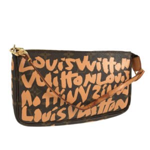 LOUIS VUITTON Pouch | AlmaBagz