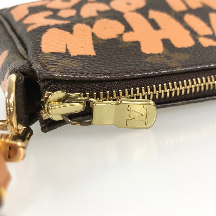 LOUIS VUITTON Pouch | AlmaBagz - Image 7