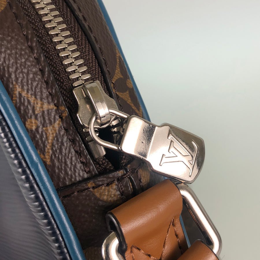 LOUIS VUITTON Shoulder Bag | AlmaBagz - Image 8