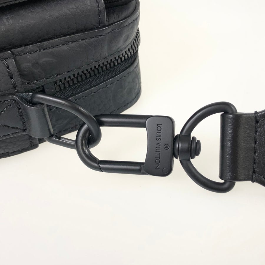 LOUIS VUITTON Shoulder Bag | AlmaBagz - Image 14