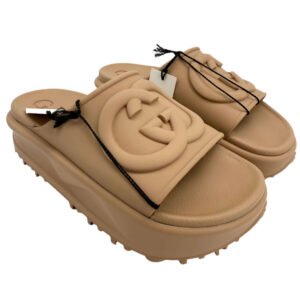 Gucci Interlocking G Platform Slide Sandals – Soft Rubber in Vintage Camel (Size 36) | AlmaBagz