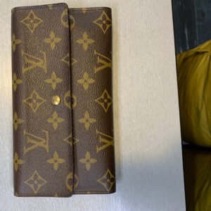 Louis Vuitton Monogram International Wallet | AlmaBagz