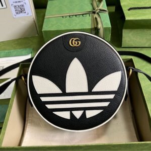 Leather new Gucci crossbody | AlmaBagz