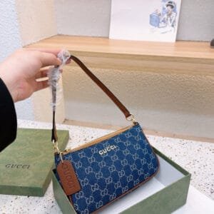 Gucci small Handbag | AlmaBagz