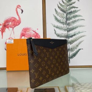 Louis Vuitton Daily Pouch | AlmaBagz