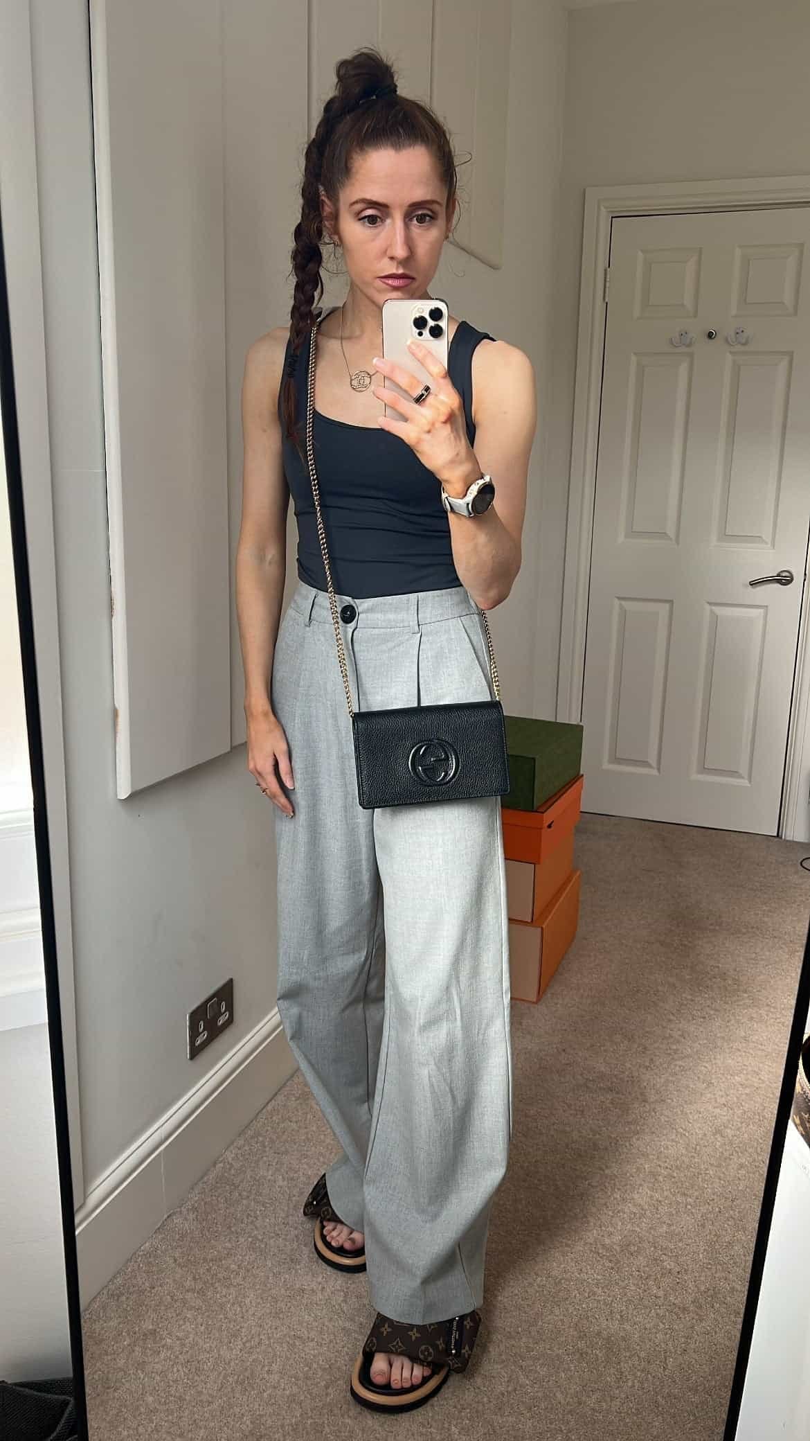 Gucci Black Soho Chain Wallet | AlmaBagz