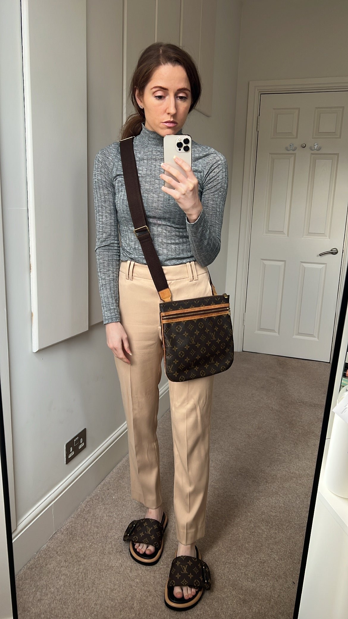 Louis Vuitton Bosphore Messenger Monogram | AlmaBagz