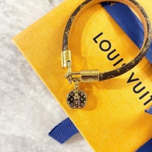 Louis Vuitton LV Tribute Bracelet ( Size 17 ) | AlmaBagz