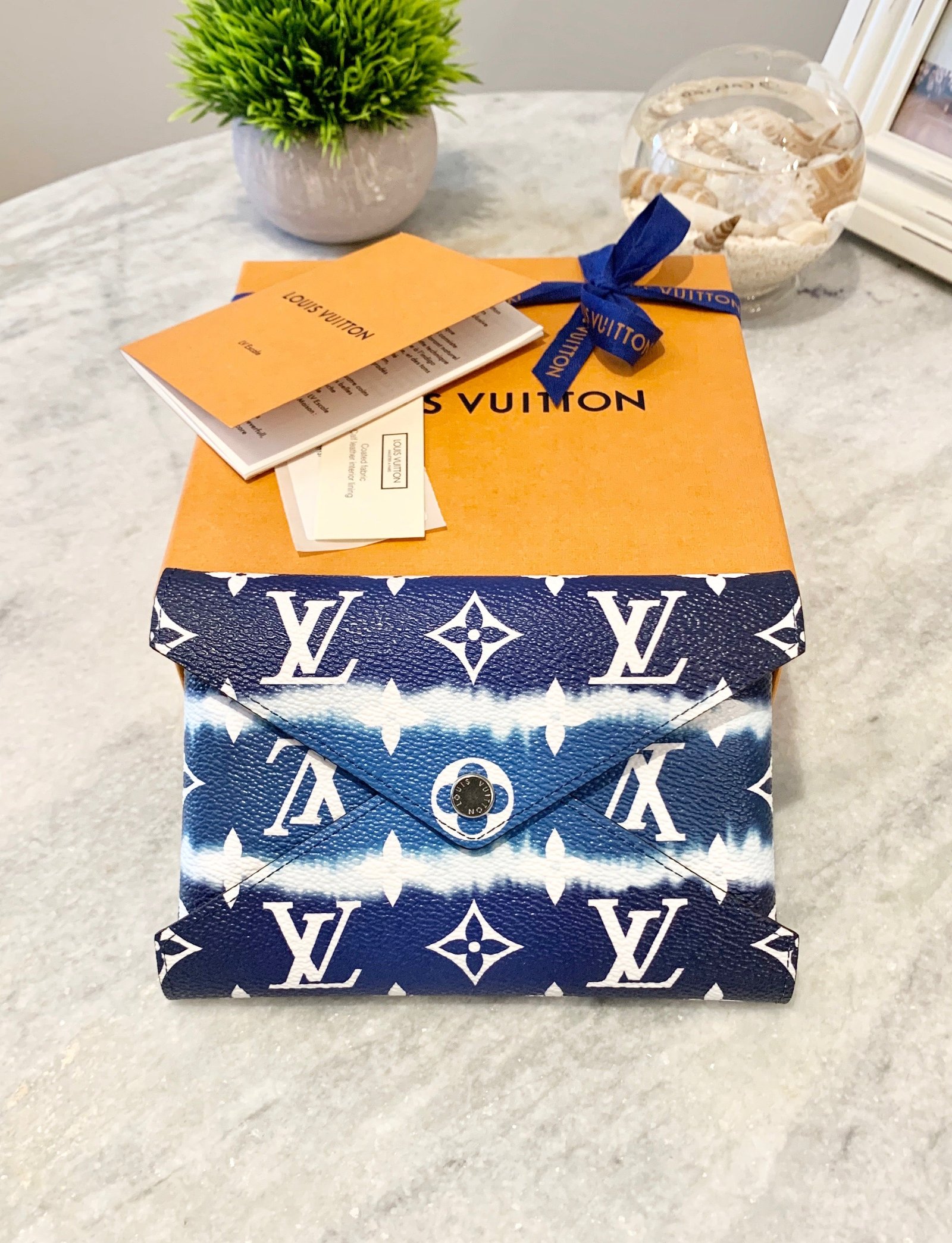 LOUIS VUITTON 2020 Monogram LIMITED EDITION Escale Medium Kirigami Pochette In Blue | AlmaBagz