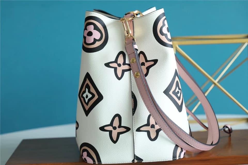 Louis Vuitton NeoNeo MM Bag | AlmaBagz