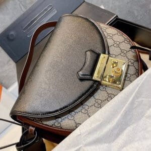 Gucci crossbody handbag | AlmaBagz