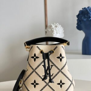Louis Vuitton NeoNoe MM Bag | AlmaBagz