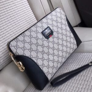 Gucci clutch/ wristlet | AlmaBagz