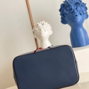 Louis Vuitton NeoNoe MM Bag | AlmaBagz