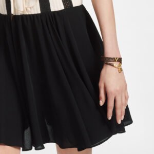LOUIS VUITTON Monogram Essential V Bracelet Size 15 | AlmaBagz