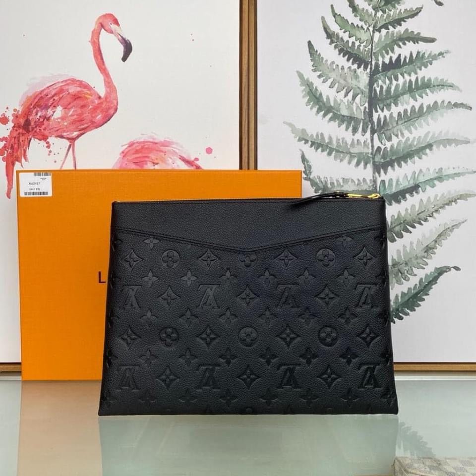Louis Vuitton Daily Pouch | AlmaBagz