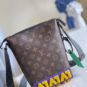 Louis Vuitton Cruiser Messenger Bag | AlmaBagz