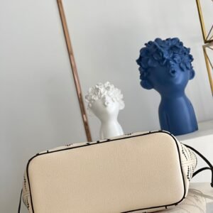 Louis Vuitton Neverfull MM Bag | AlmaBagz