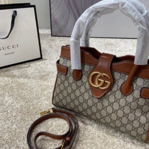 GUCCI a woman shoulder Handbag | AlmaBagz
