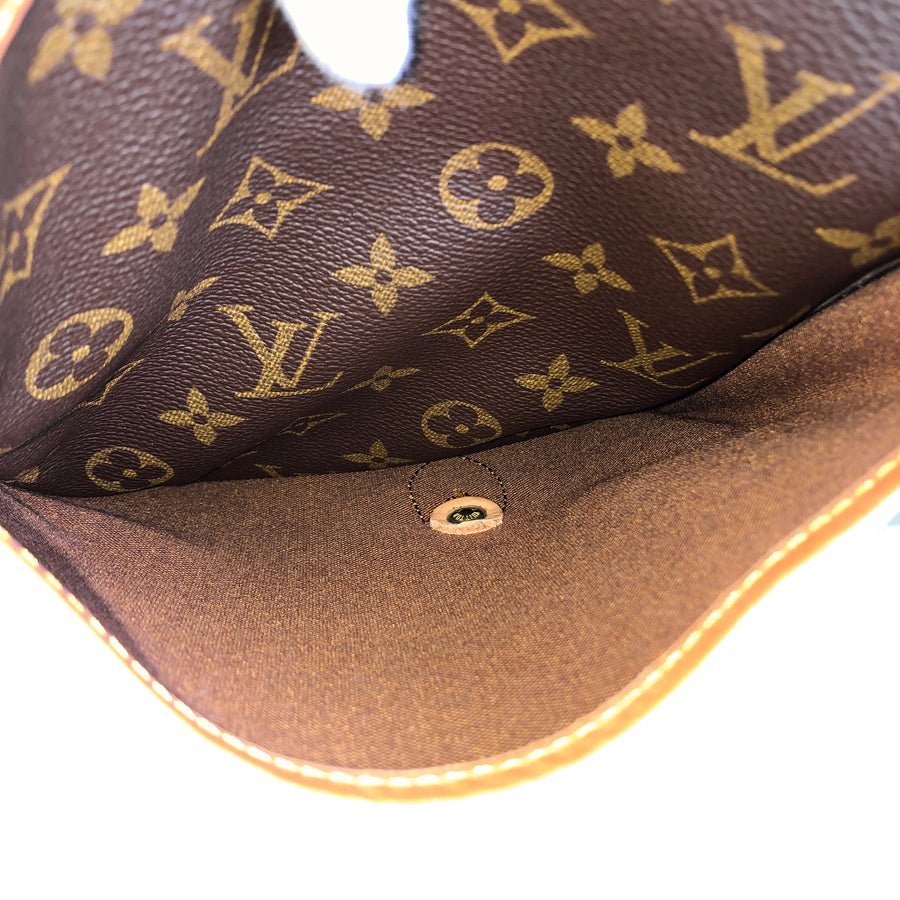 LOUIS VUITTON Shoulder Bag | AlmaBagz - Image 9