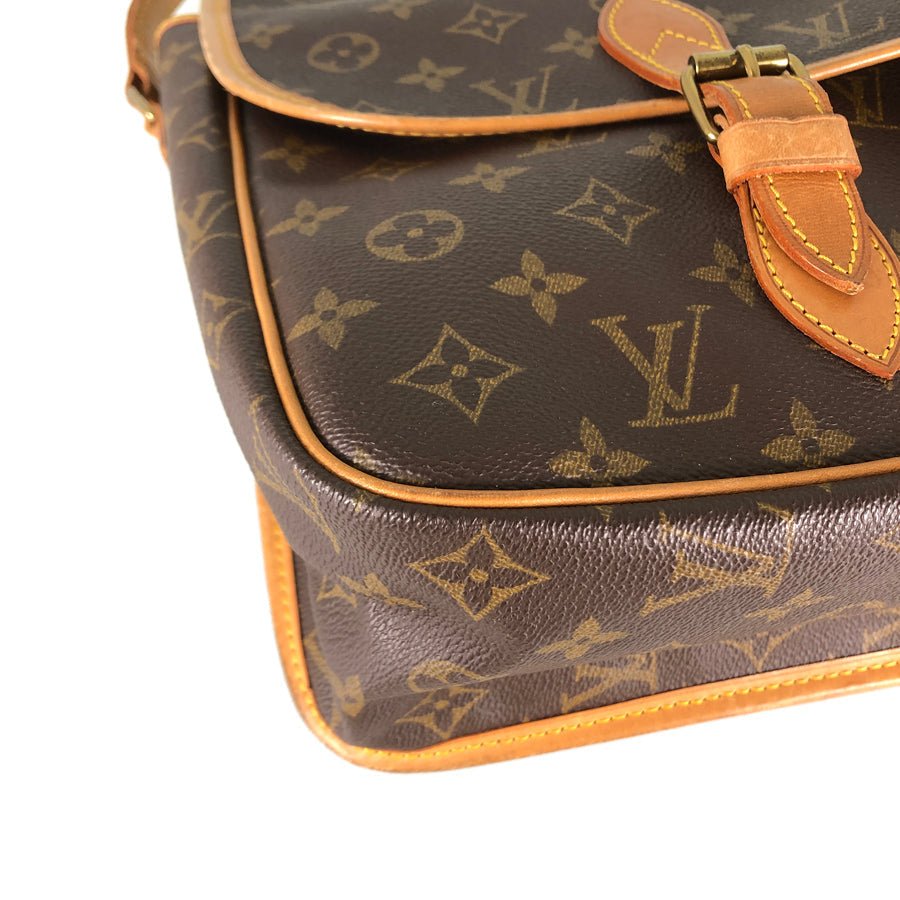 LOUIS VUITTON Shoulder Bag | AlmaBagz - Image 4