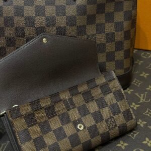 Louis Vuitton - Portefeuille compagnon toile damier ébène | AlmaBagz