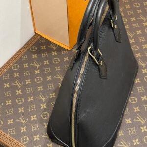 Louis Vuitton - Sac Alma MM noir épi | AlmaBagz