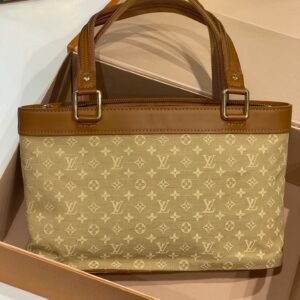 Louis Vuitton - sac Lucille | AlmaBagz