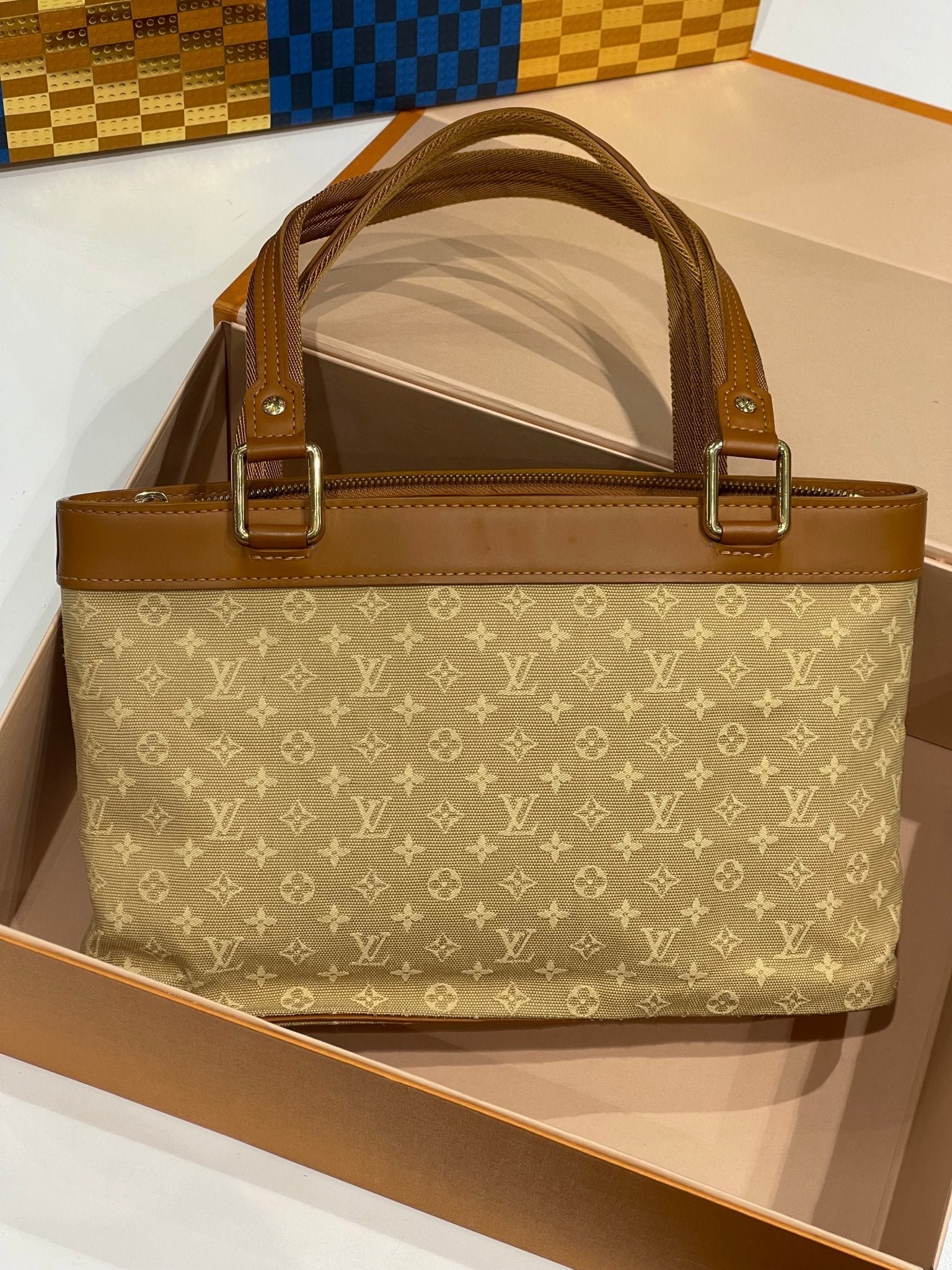 Louis Vuitton - sac Lucille | AlmaBagz