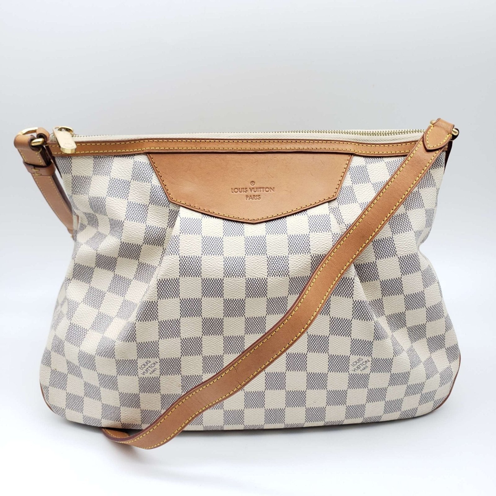 Louis Vuitton Siracusa MM Shoulder Bag | AlmaBagz - Image 18
