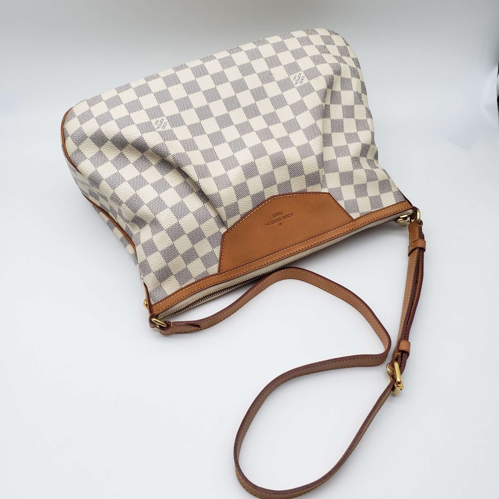 Louis Vuitton Siracusa MM Shoulder Bag | AlmaBagz - Image 5