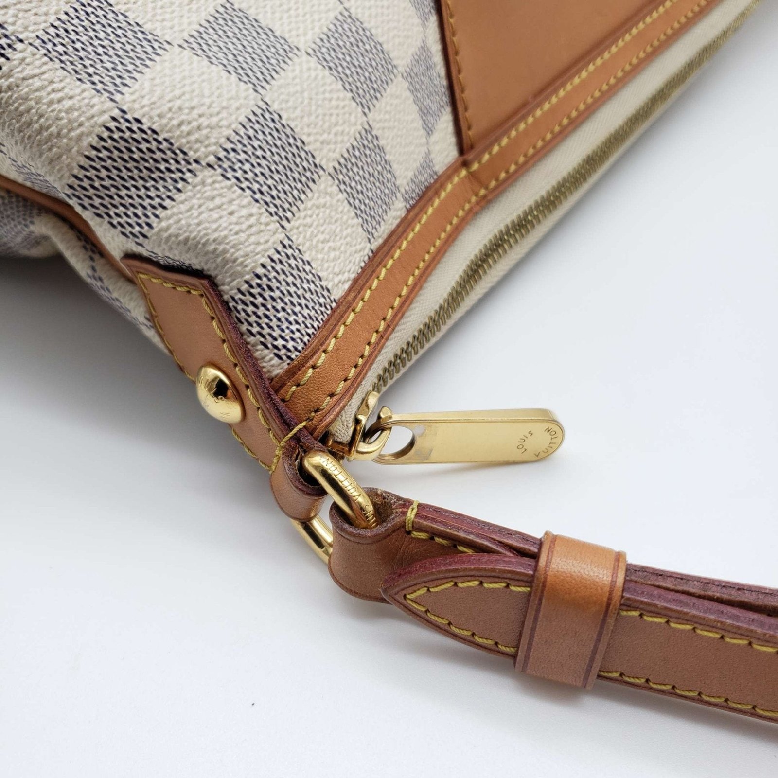 Louis Vuitton Siracusa MM Shoulder Bag | AlmaBagz - Image 7