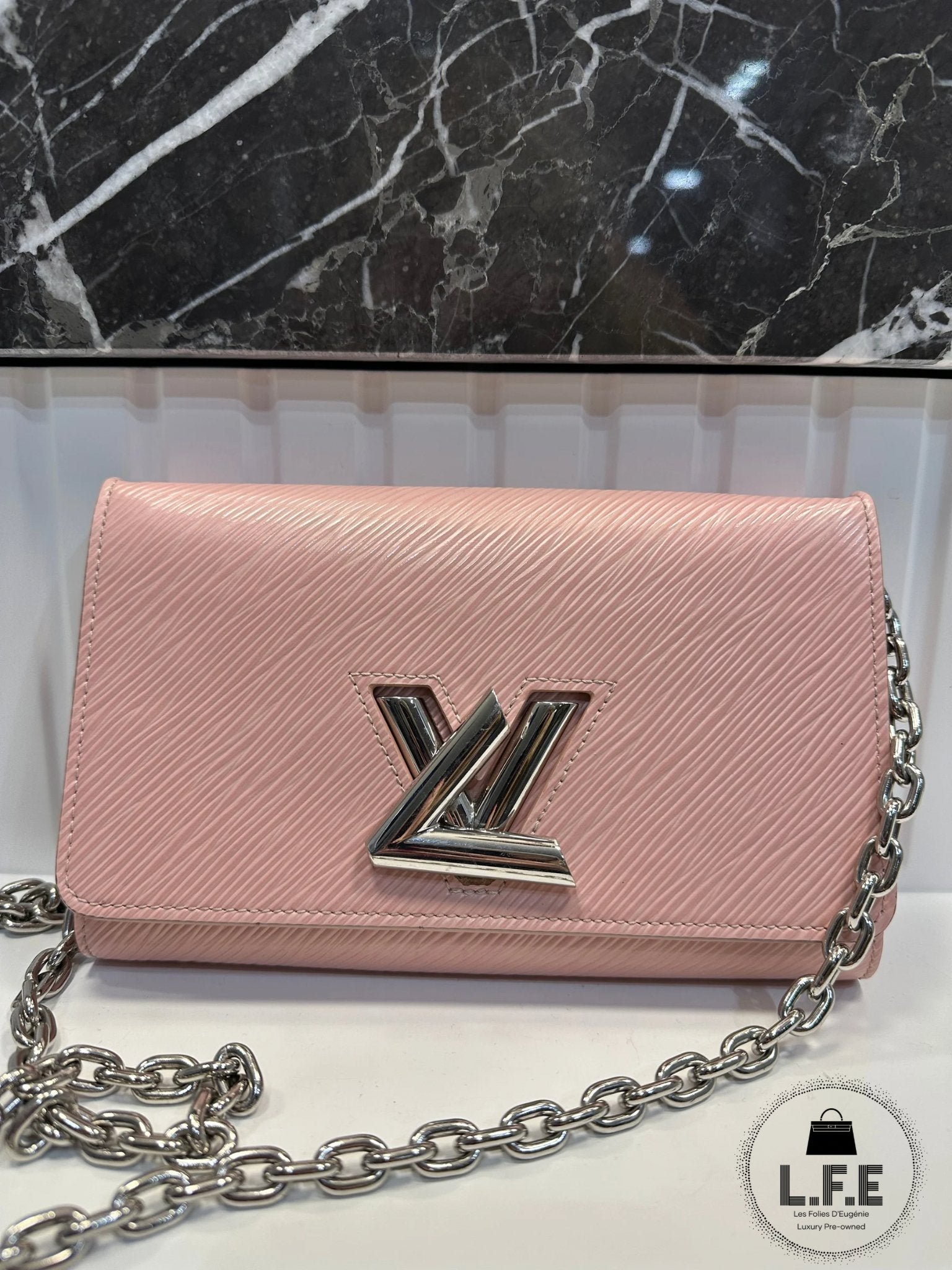 Louis Vuitton - Wallet On Chain | AlmaBagz