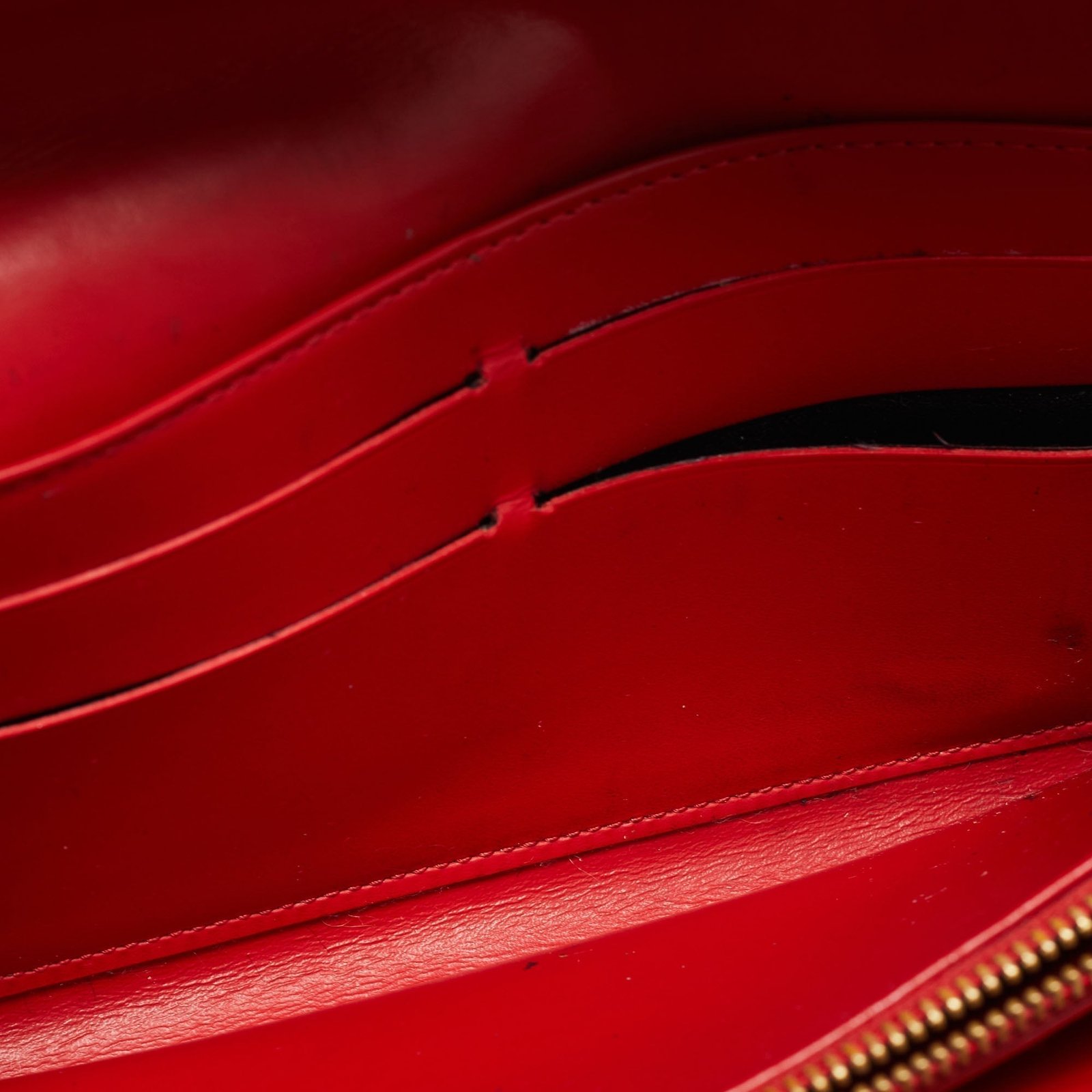 LOUIS VUITTON Red Monogram Vernis Sarah Wallet | AlmaBagz