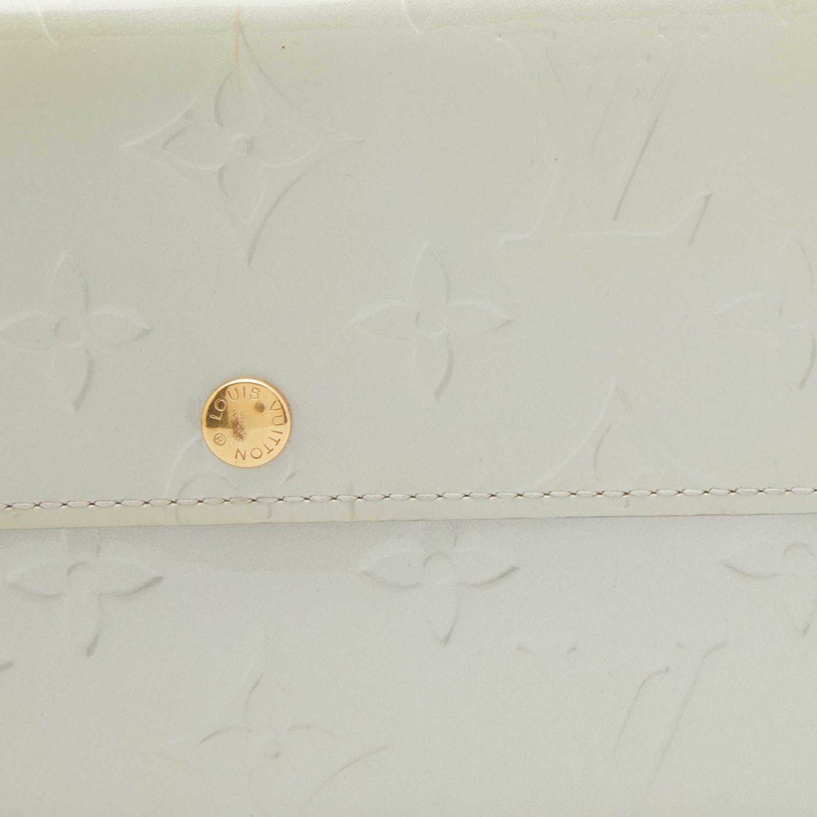 LOUIS VUITTON Silver Monogram Vernis Sarah Wallet | AlmaBagz - Image 4
