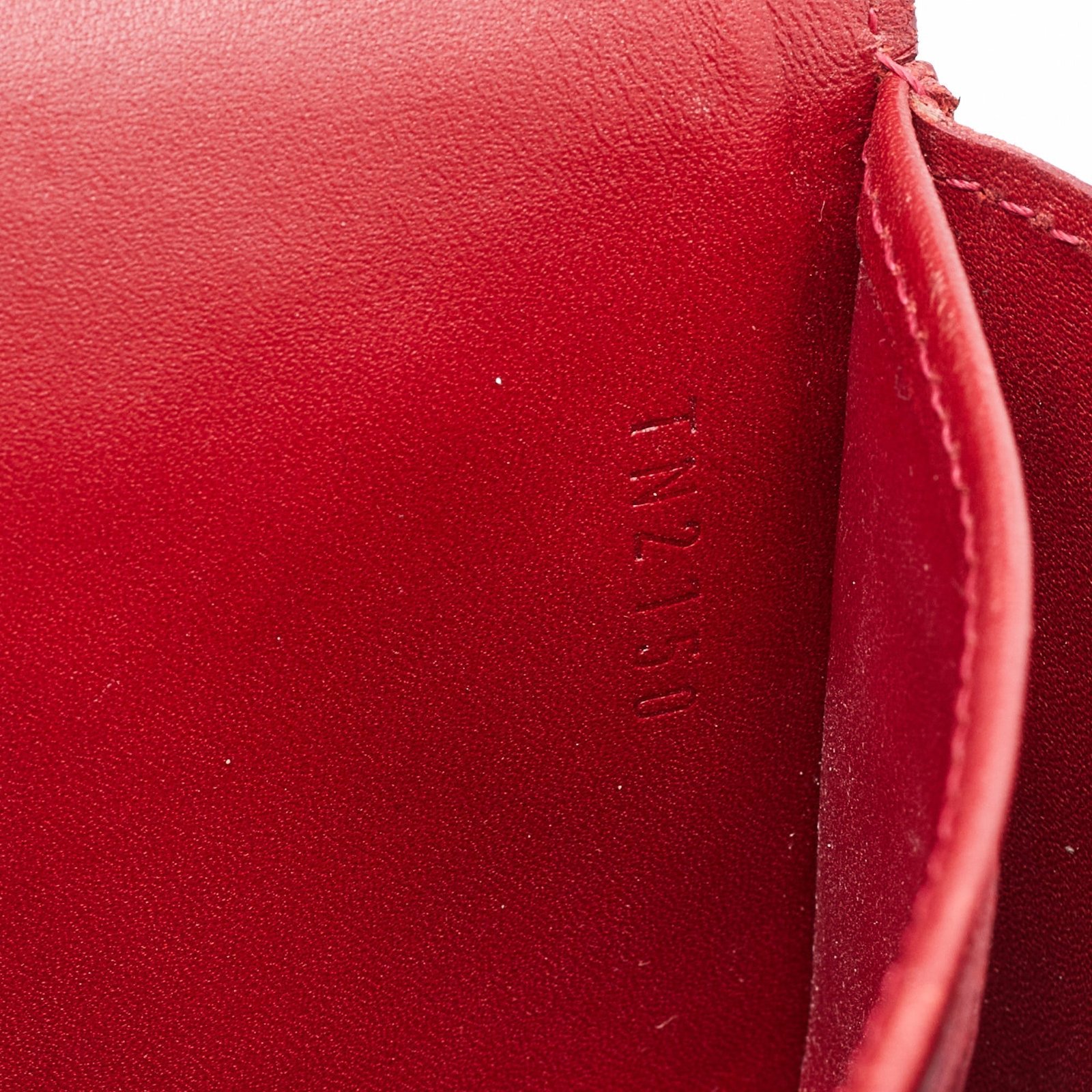 LOUIS VUITTON Pomme D'amour Monogram Vernis Sarah Wallet | AlmaBagz - Image 7